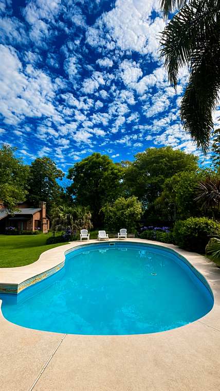 Piscina de verano en Sendero Leloir